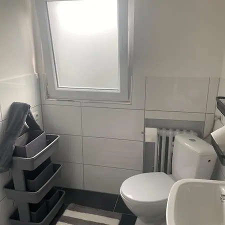 Appartement Mit 2 Schlafzimmer, 5 Einzelbetten In *